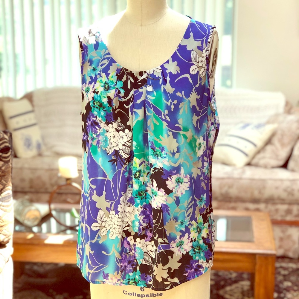 Sleeveless rayon blouse